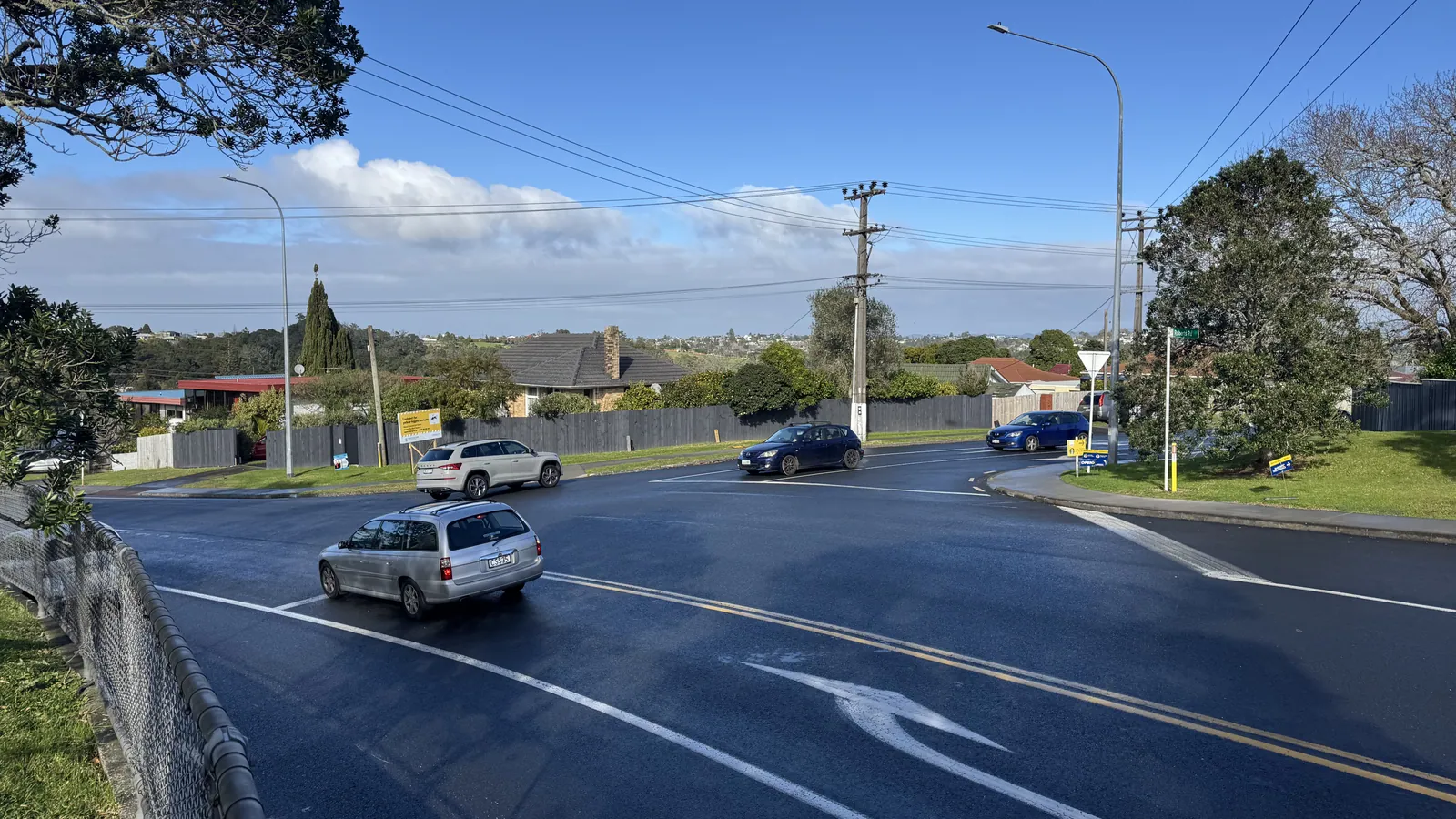 Glenfield Road-Roberts Road Signalised Intersection, Glenfield, Auckland