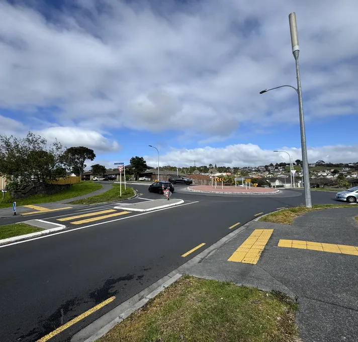 Thomas Road-Aspiring Avenue Roundabout, Auckland